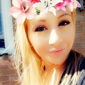 Meet your Posher, Dana